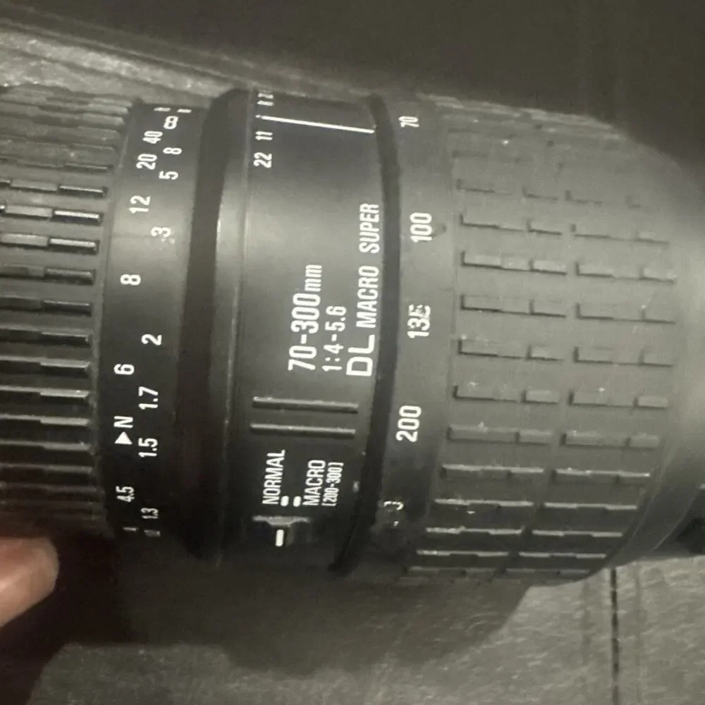 “Sigma 70-300mm f/4-5.6 DL Macro Super Telephoto Zoom Lens Clean Glass Untested”